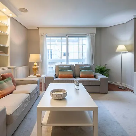 Apartment Paraguay 14 *